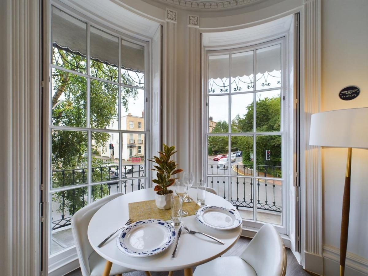 Apartamento Belle Vue Regency King Size W Free Parking Cheltenham Exterior foto