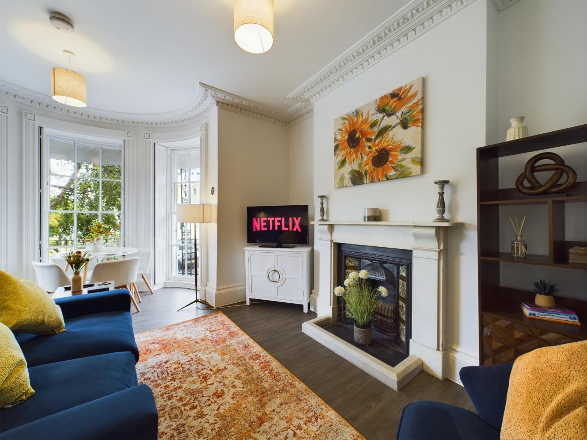 Apartamento Belle Vue Regency King Size W Free Parking Cheltenham Exterior foto