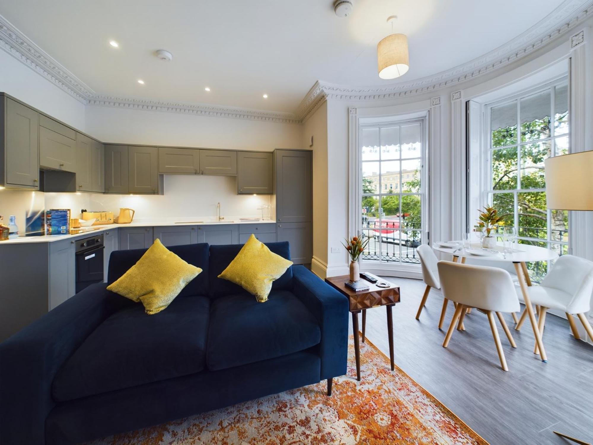 Apartamento Belle Vue Regency King Size W Free Parking Cheltenham Exterior foto
